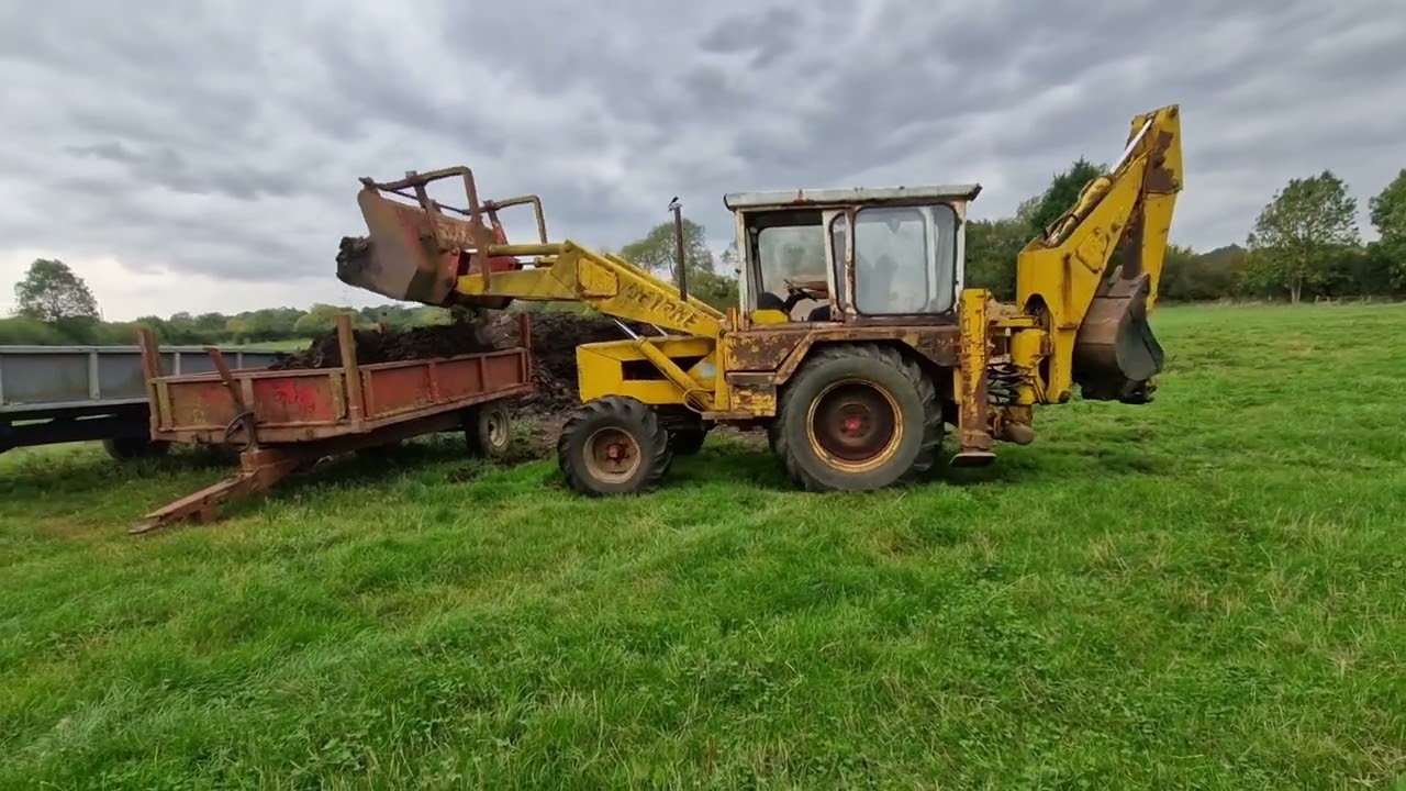 Jcb 3c mk3 powertrain loading case 1594 with manure 