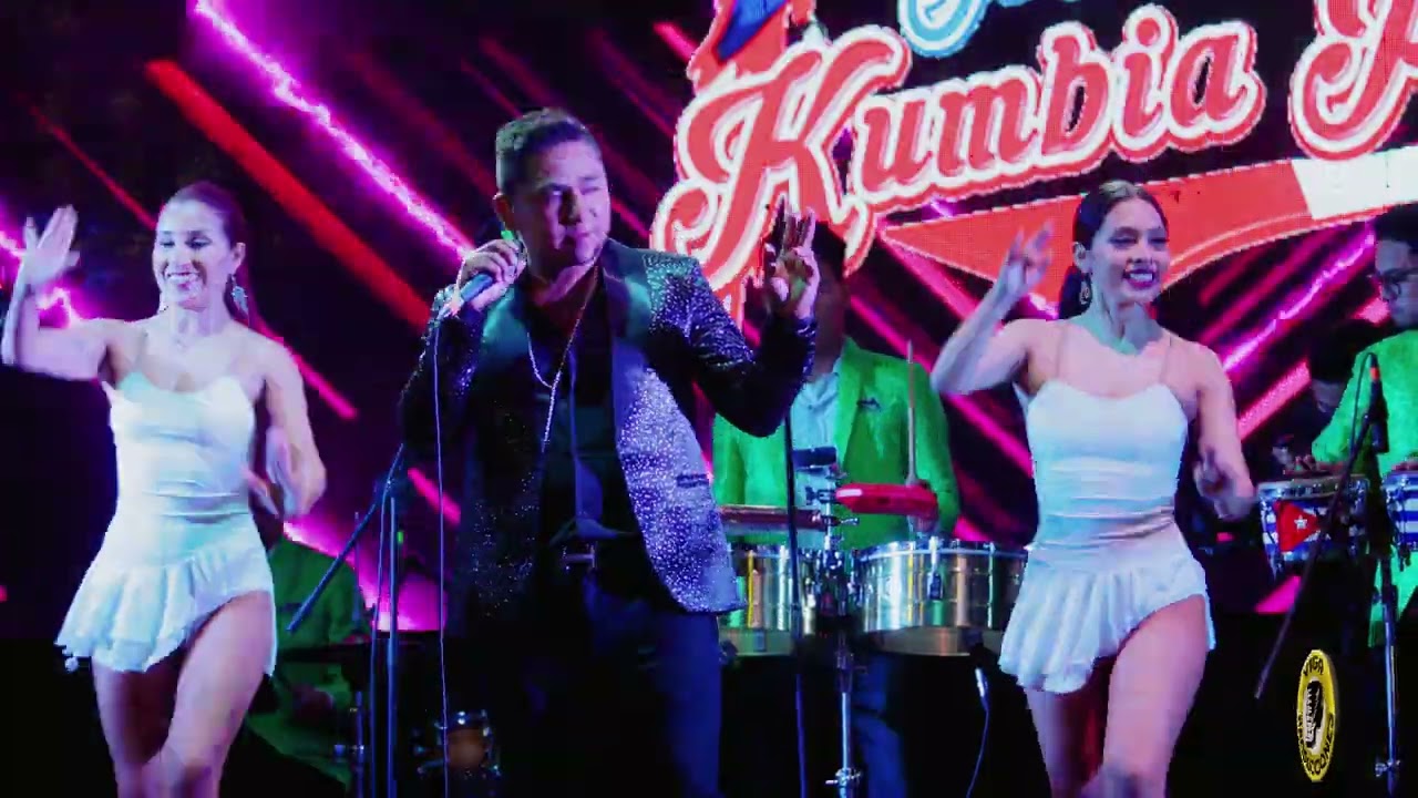 EL CHOLO MACHO Y KUMBIA PERÚ - SILBIDO DE AMOR (CONCIERTO EL GUARAPO)