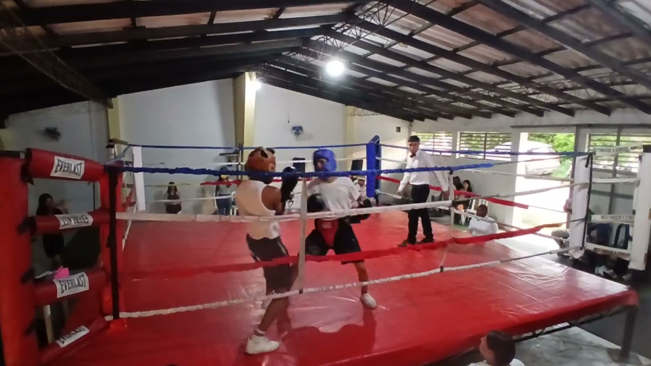 Boxeo Amateur Joven Ramón categoría Junior, división Gallo 53 kilos (Exhibición)