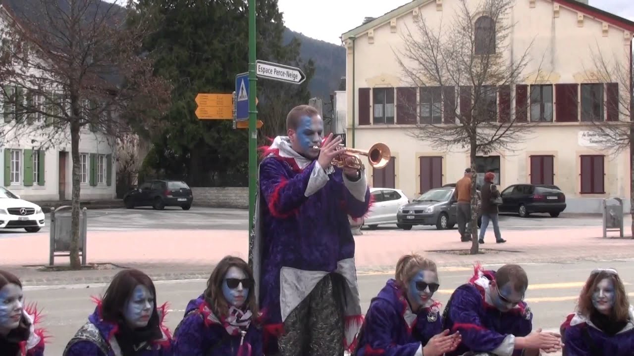 Les Britchons - Carnavallon 2015 - Techno (Pizza Fun)