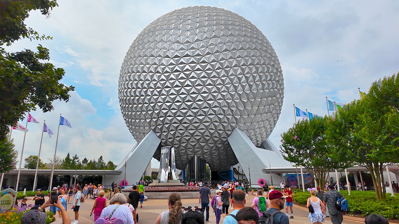 EPCOT at Walt Disney World - Beautiful, Cloudy Walkthrough at EPCOT [4K POV]