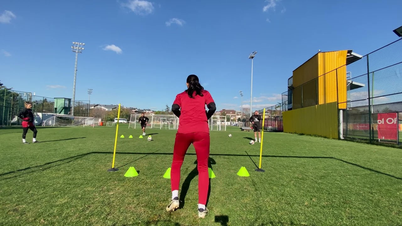 Goalkeeper Training / Women Soccer