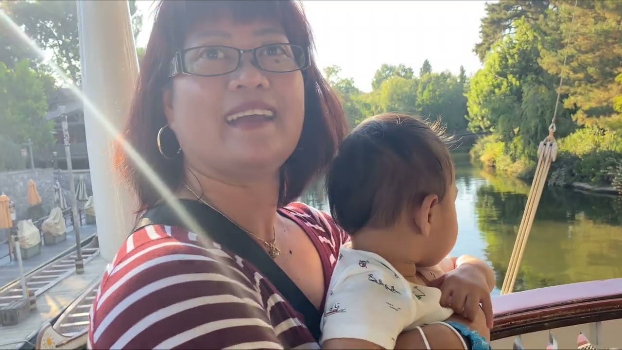 BaBY Paupau in DisneyLand California 2021