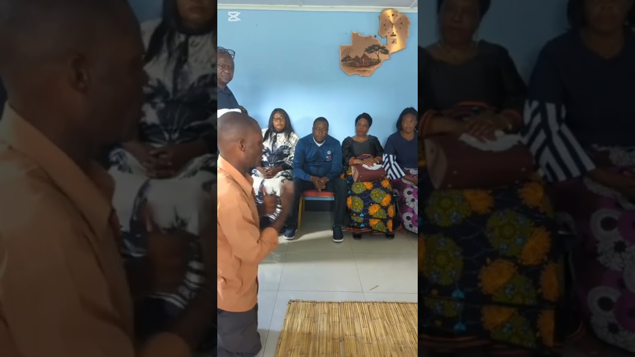 Makebi Zulu  and his tonse under Lubinda group pay their respect to Paramount Chief Chitimukulu.