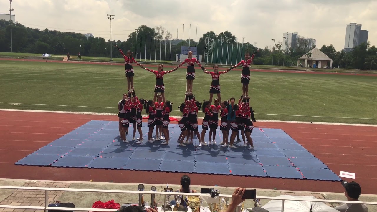 Sri KL Red House Cheer 2018 ❤️