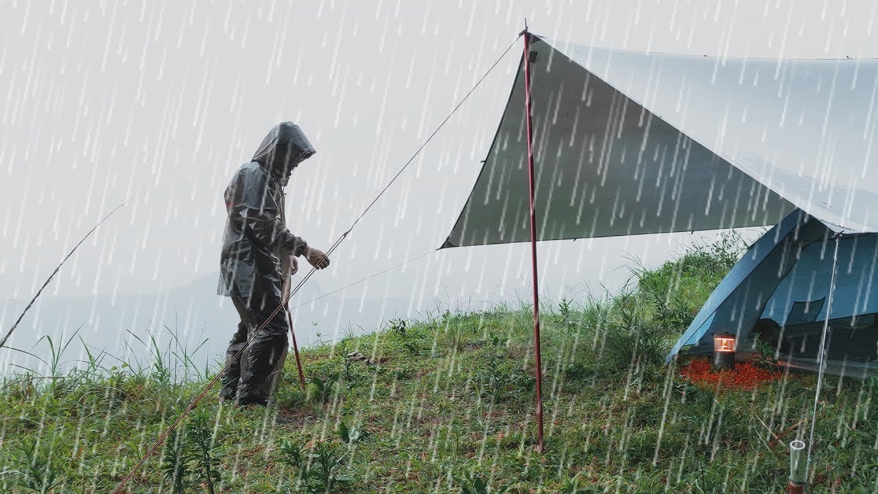 KEMAH NYAMAN DALAM HUJAN DERAS DAN BADAI GUNTUR - ASMR RAIN CAMPING