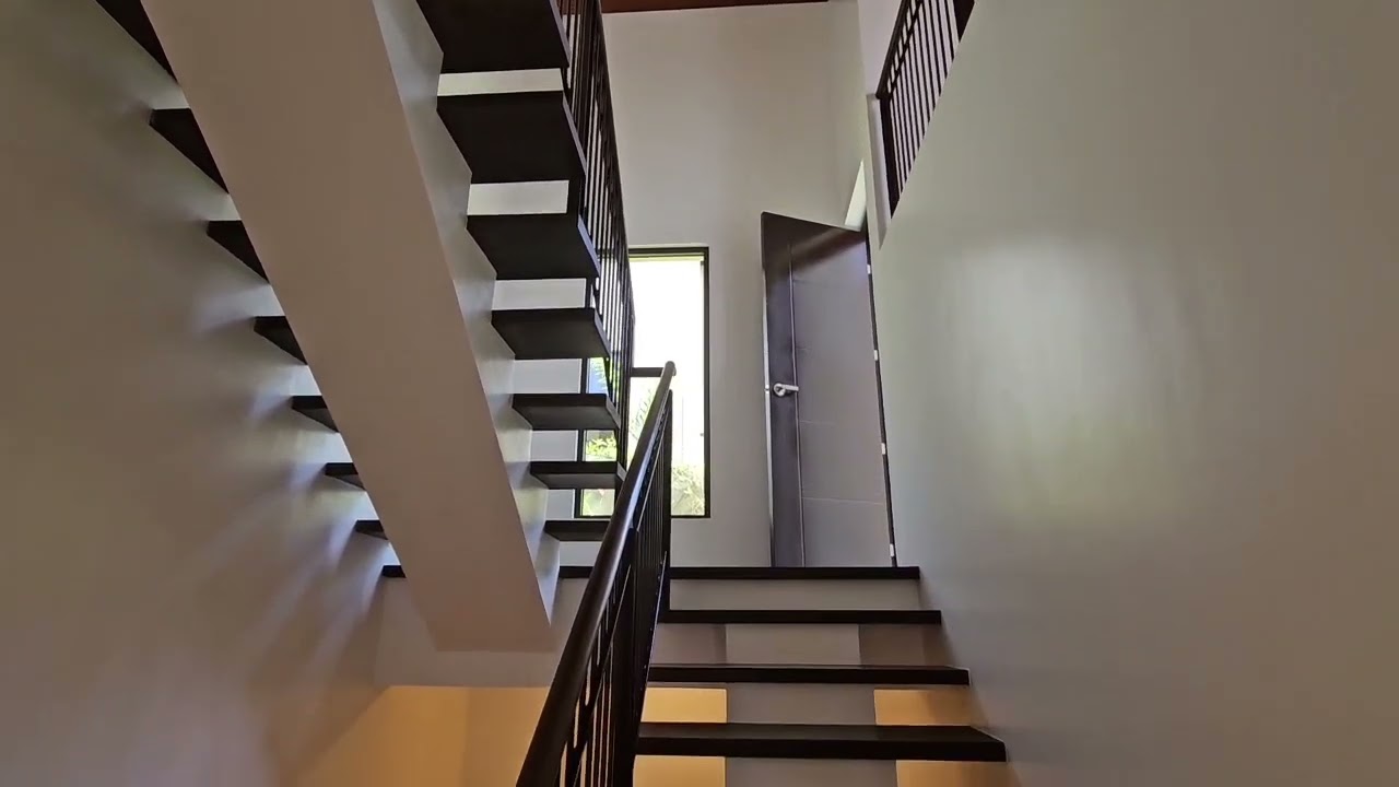 28M SOMERSET DOWNHILL UNIT IN SUNVALLEY ESTATE ANTIPOLO CITY