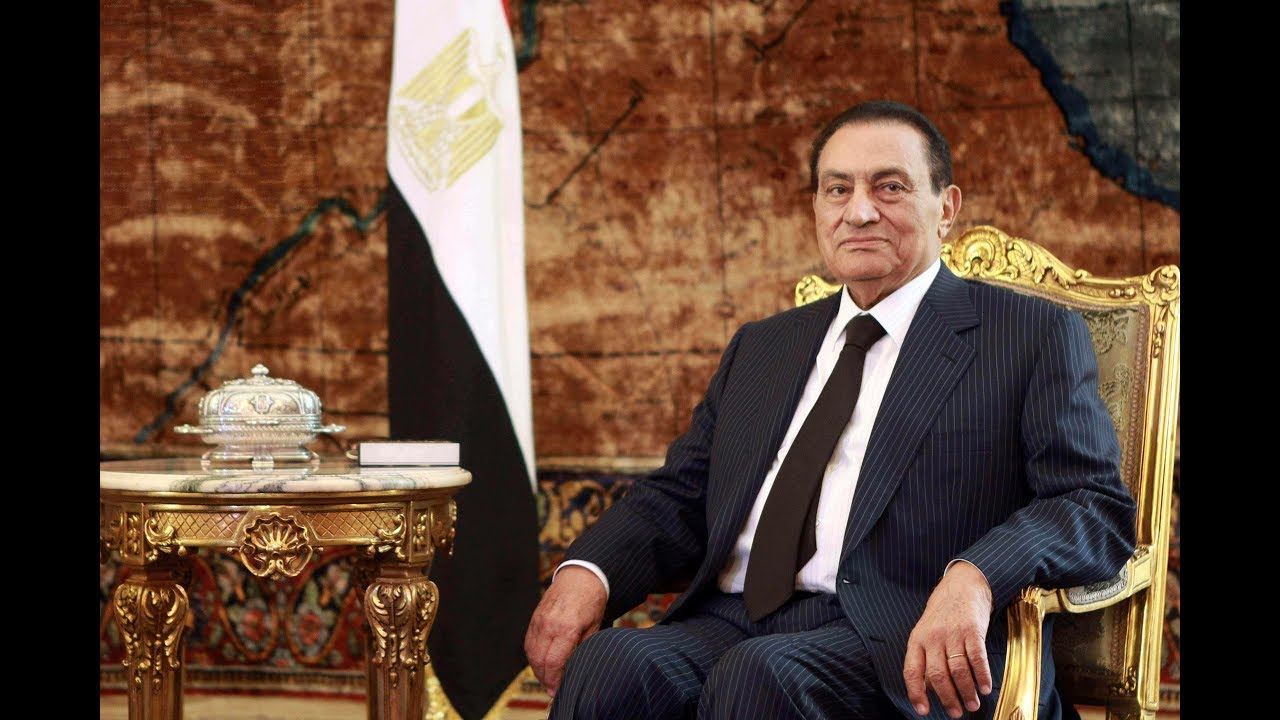 حسني مبارك يستهزئ بالعراق والرئيس صدام حسين في مقابلة خاصة