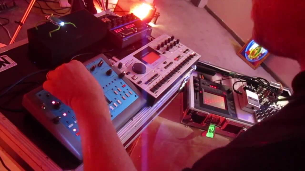 DJ Wool - Purple Ohm + Rock Opera - Live 2012 - Machinedrum UW, X0XB0X, Eventide Space, Kaoss Pad 3