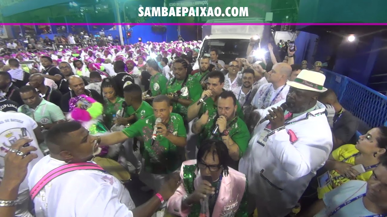 Carnaval 2018: Mangueira Início de Desfile