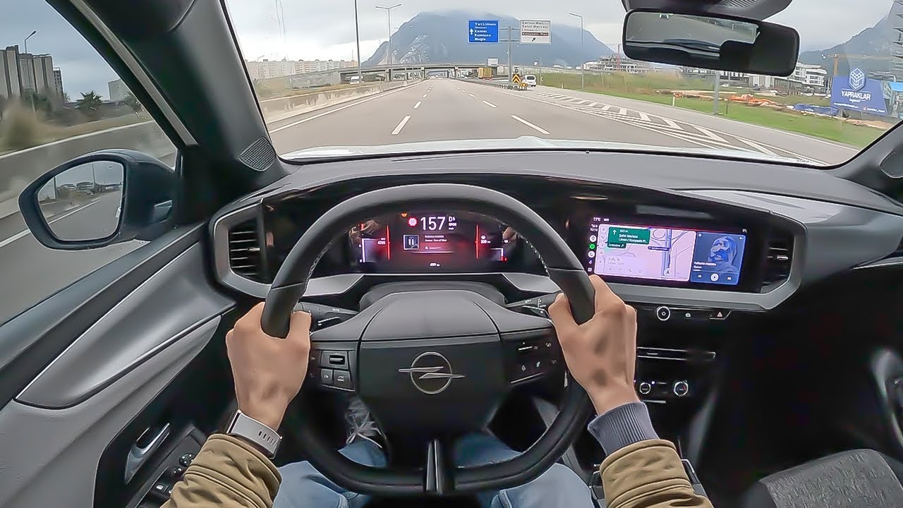 Opel Mokka 1.2 Turbo 2025 года – тест-драйв от первого лица под дождем