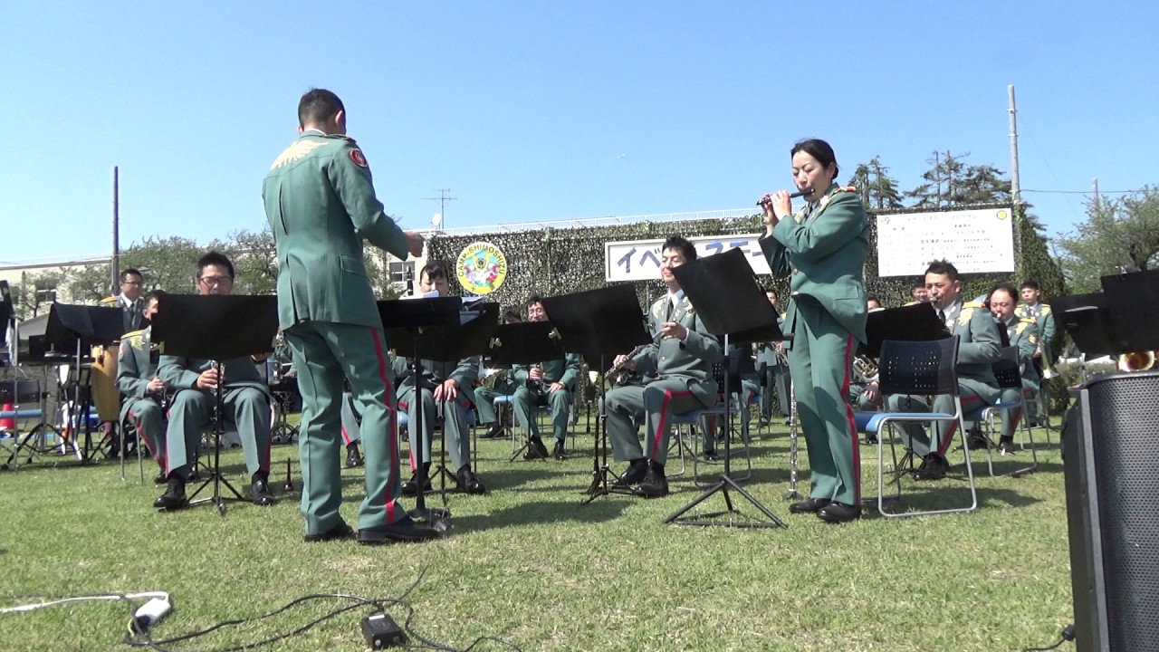 Ue o Muite Arukō (Sukiyaki) in Swing - Japanese Army Band