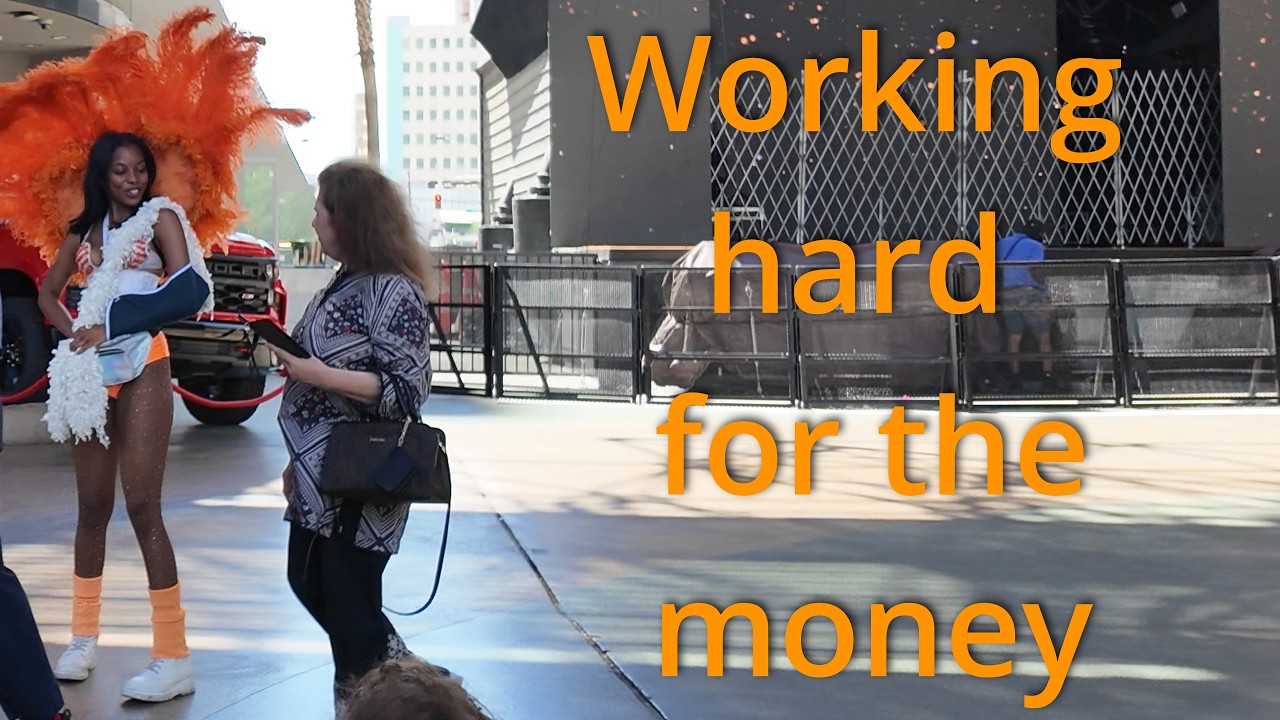 Walking @ the Fremont Street Experience n April of 2026 in 4k  - entertainers/people watching.