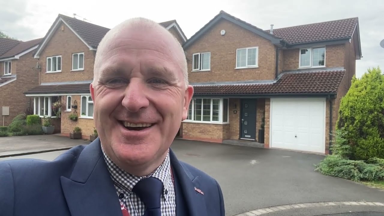 Detached House for Sale in Nuneaton - Truro Close, Horeston Grange, Nuneaton with Hawkins