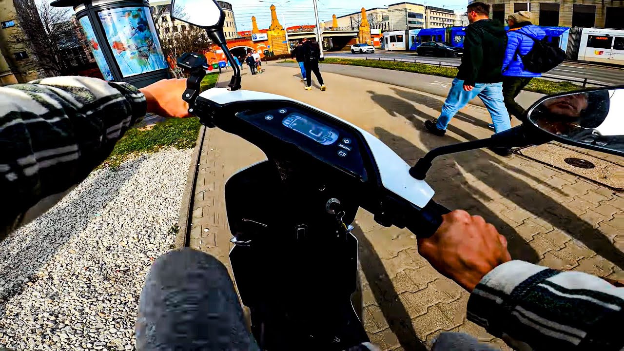 E-BIKE FOOD DELIVERY IN POLAND