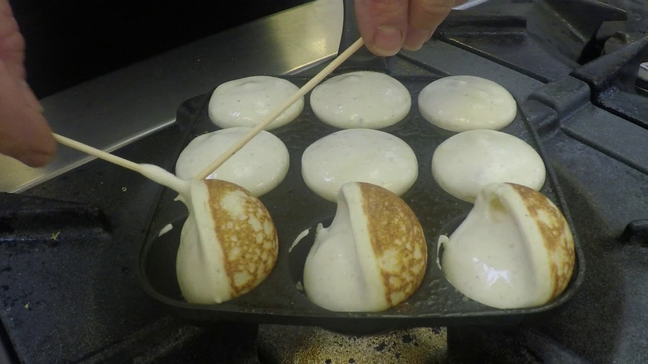 Kongelundens Kokkeskole bager æbleskiver