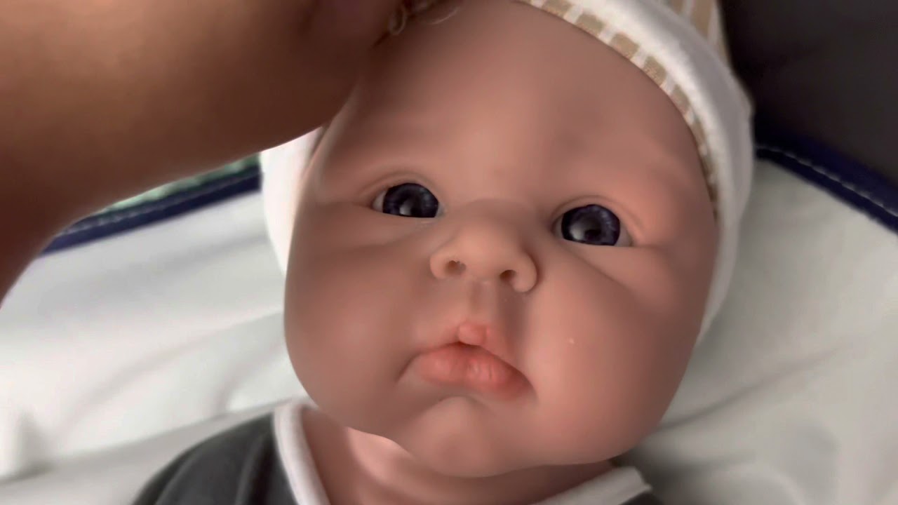 Vollence Reborn Baby Doll unboxing! | Meet Messiah Amir! | Vlogmas Day #16