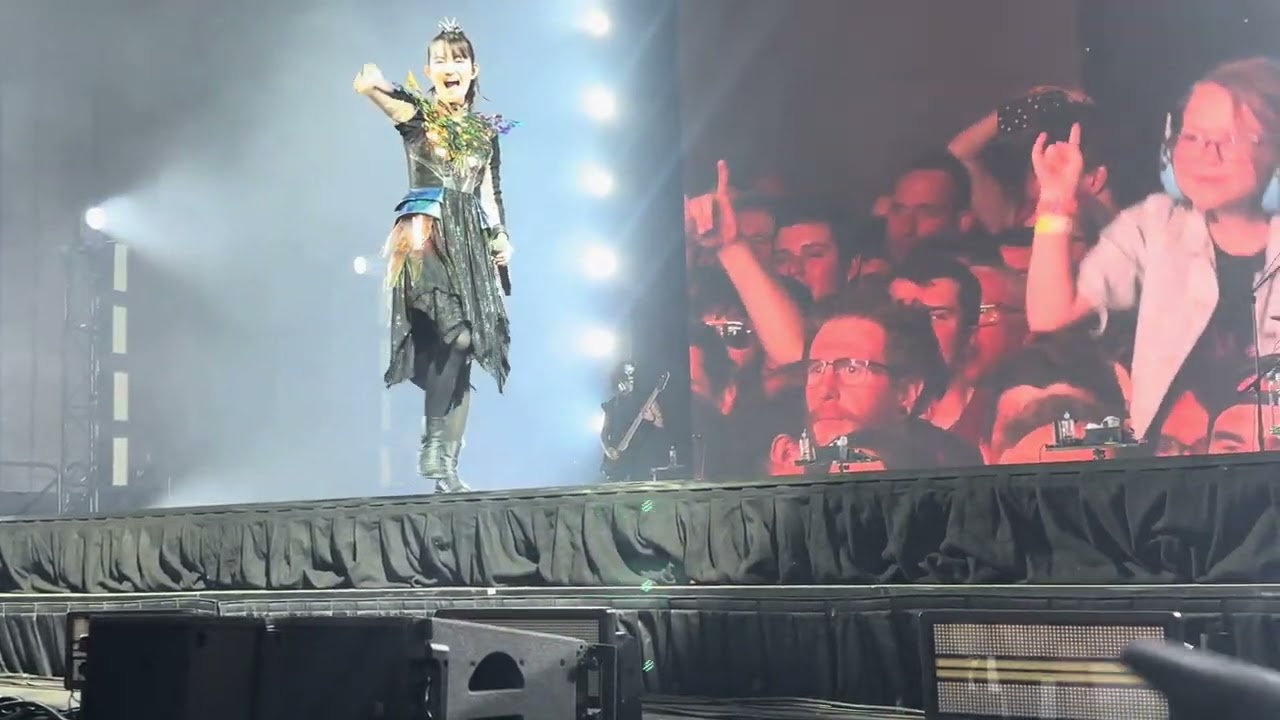 Sumetal Reading Fan Sign