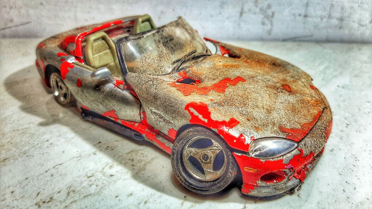 Restoring Abandoned Model Cars: 1:24 Bburago Dodge Viper RT