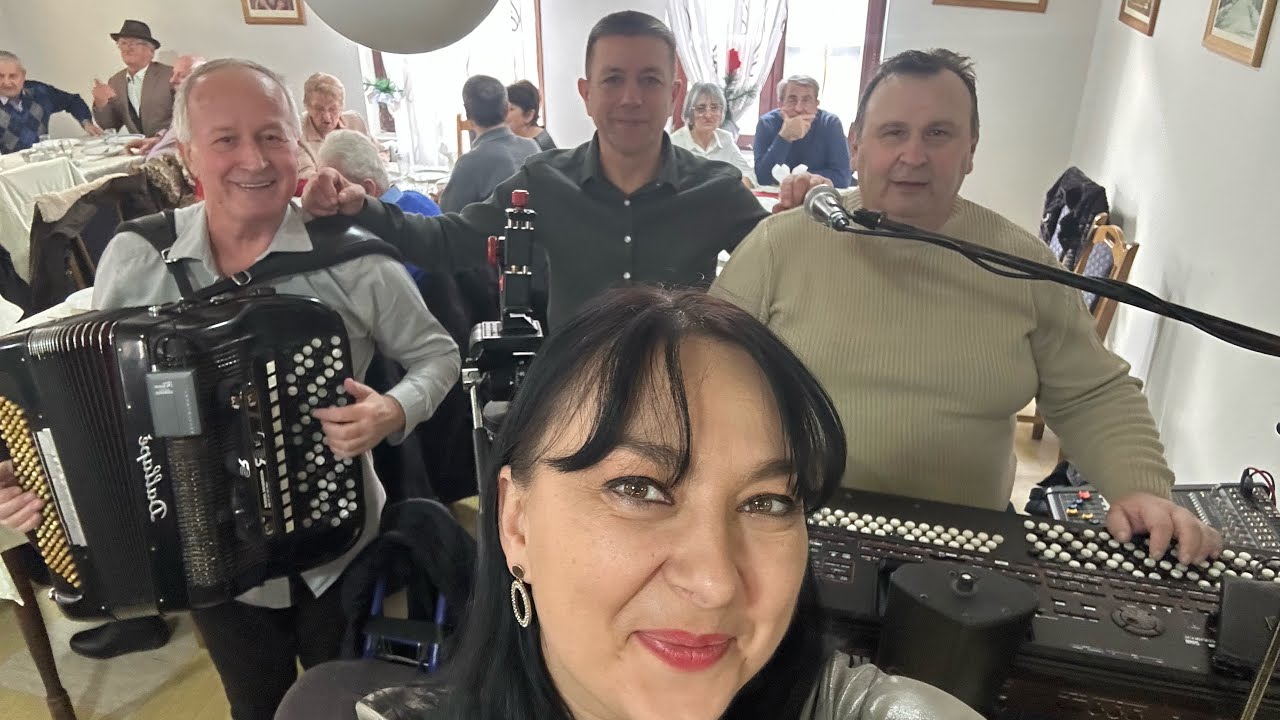 Krusevac- Penzionersko novogodisnje kolo 🍷