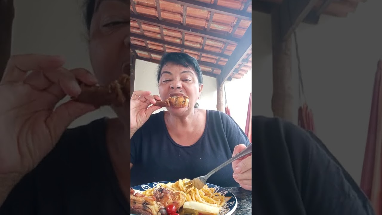 almocando macarrao frango frito farinha pimenta