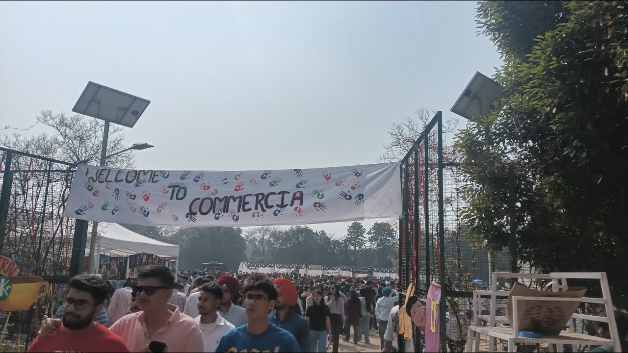 Commercia Event in College 📚
