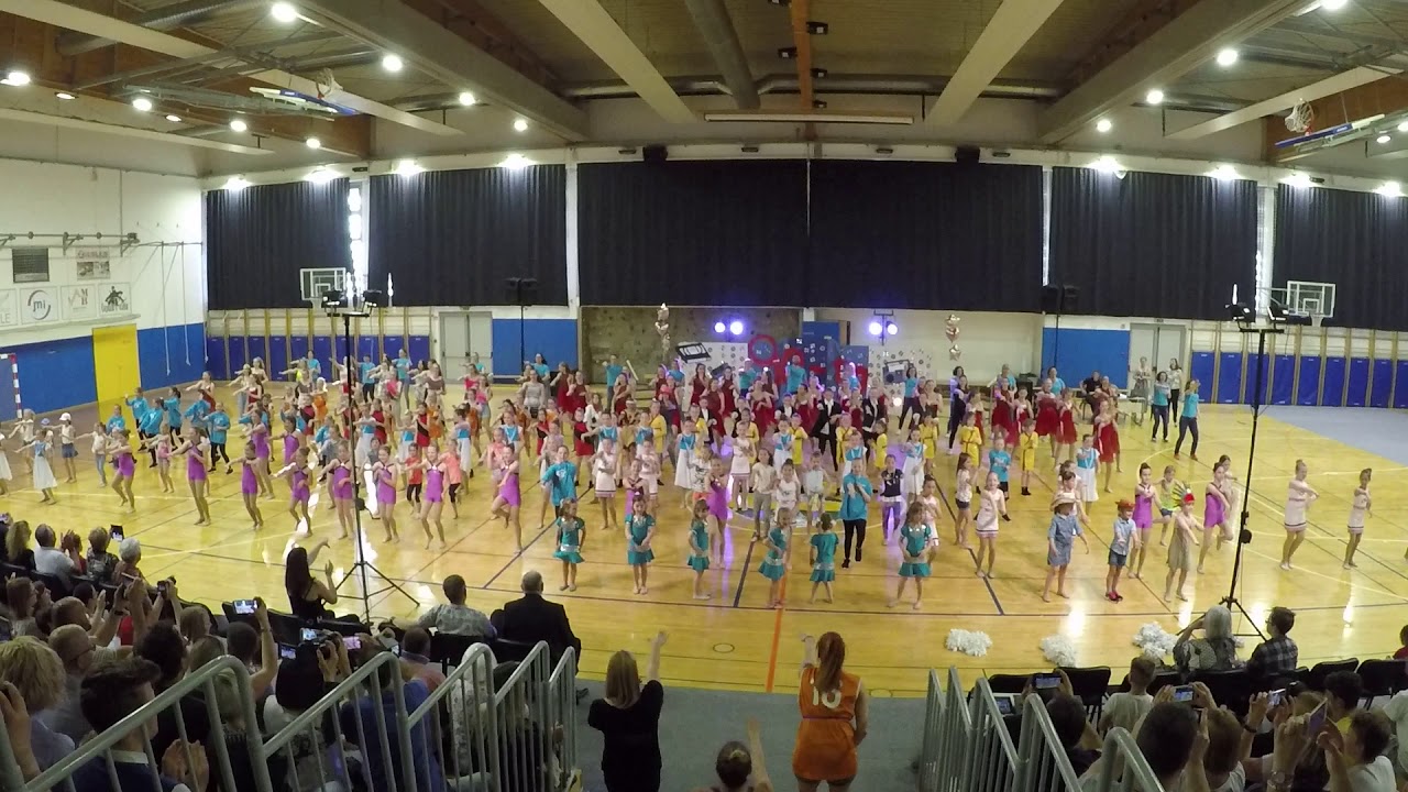 skupinski nastop ŠKD Frklje