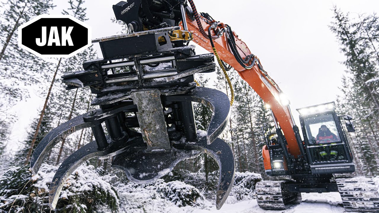 JAK-300R Tree Shear with Collector in Doosan Excavator | Excavator Attachments | Jak.fi