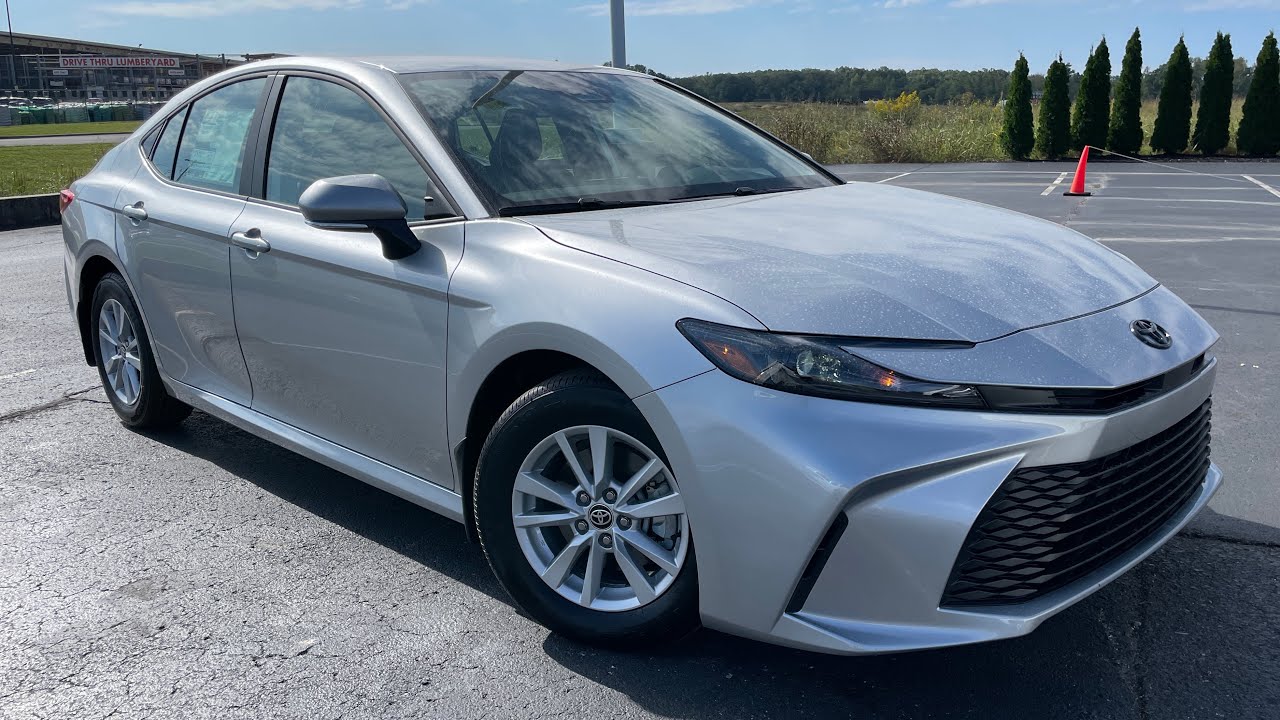 Тест-драйв и обзор Toyota Camry LE 2026 года от первого лица