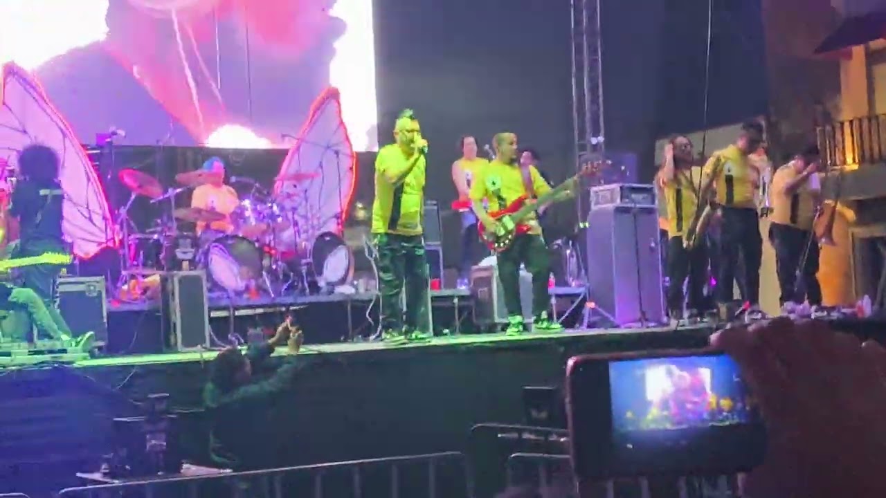 Mas cerbeza para la cabeza los estramboticos feria de ixtapaluca 2025
