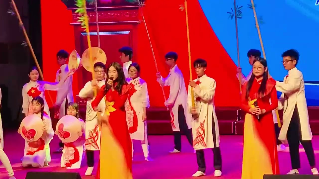 Mashup Máu Đỏ da vàng- Việt Nam! Trong tôi là : Châu Ngân
