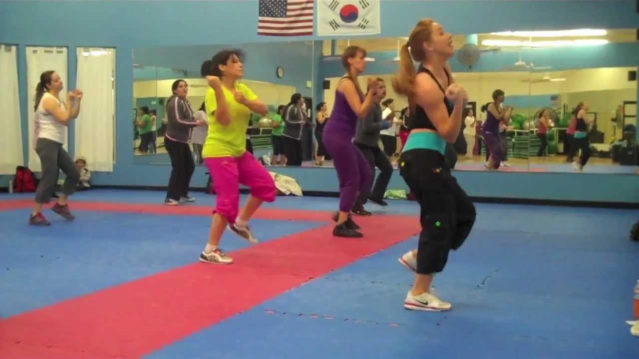 Circus - Britney Spears (Dance Fitness) #zumba #dancefitness