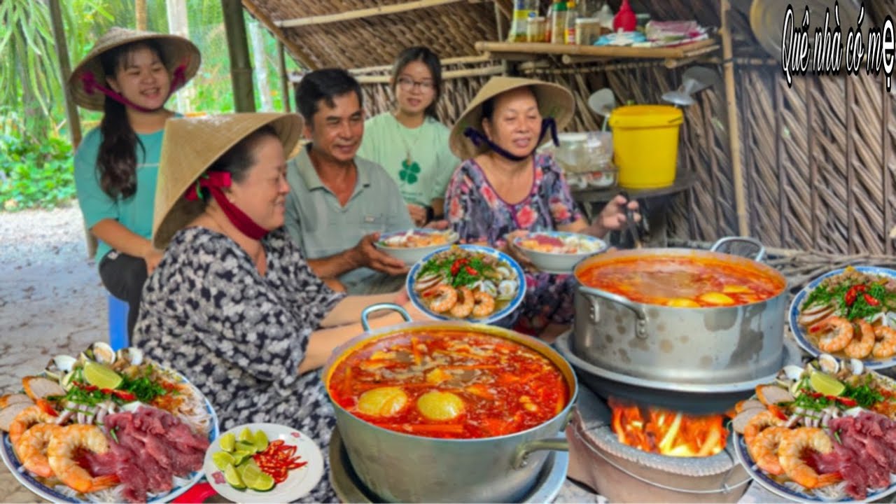 Bún Thái Hải Sản, Bò Tái | Quán Ăn Sáng Của Mẹ Nơi Vùng Quê || Seafood noodle soup