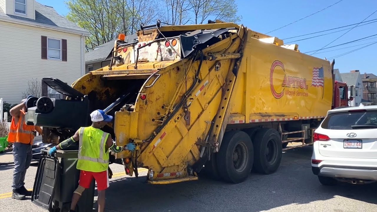 Manual Hood Trash Crushed | Capitol Waste 241 | Roaring Mack MR Heavy Duty Leach 2rlll
