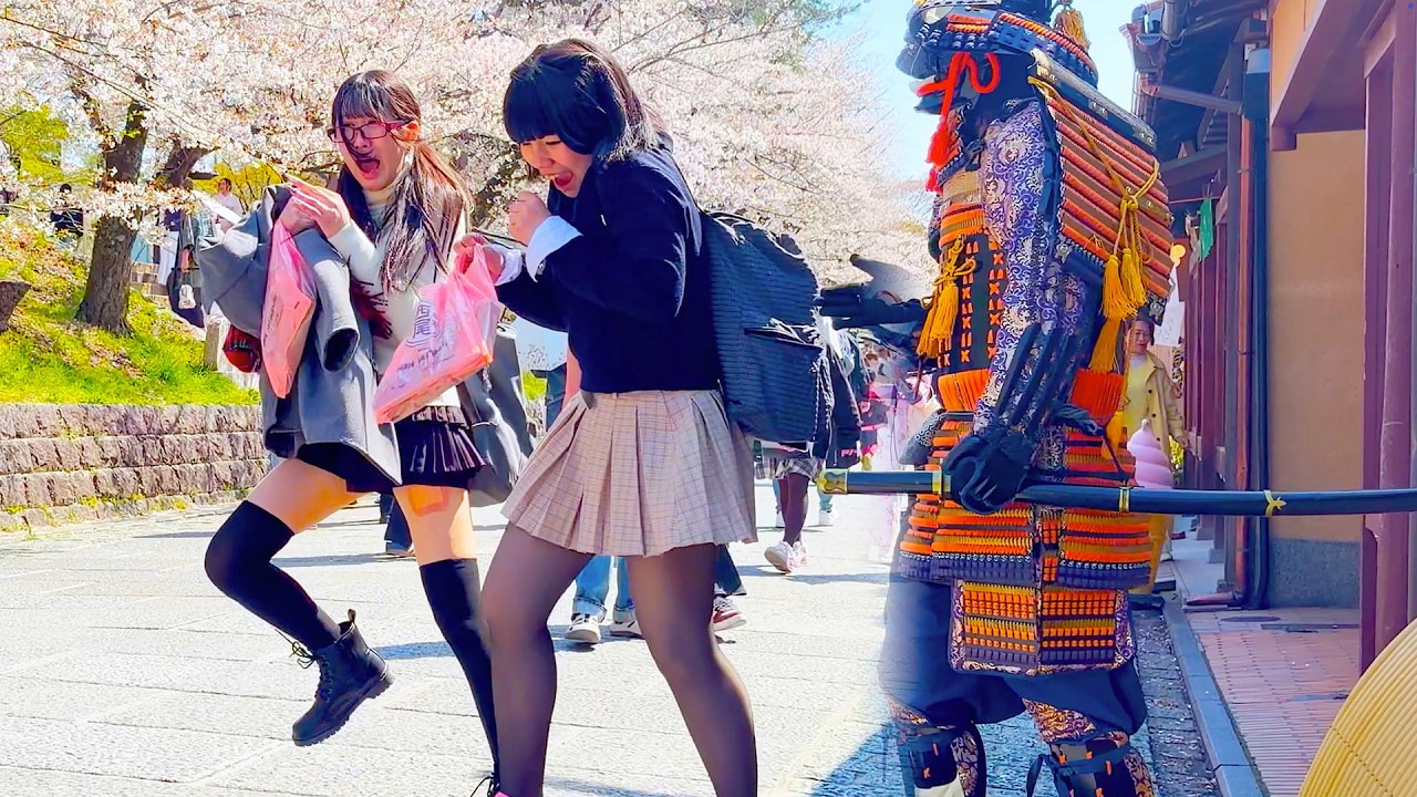 【大パニック🤣】子供も大人もダッシュ！侍が突然動くドッキリ in 京都 #148
