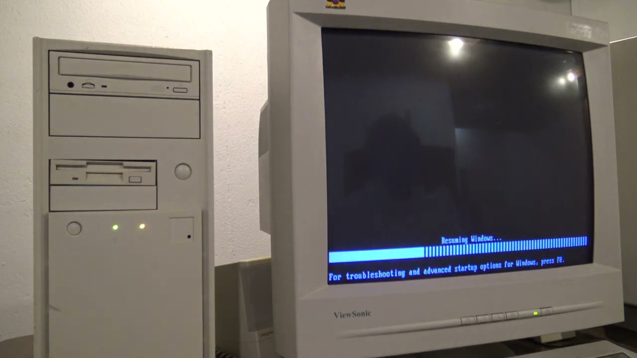 Windows XP Hibernate power saving for the retro computer in the BACKROOMS