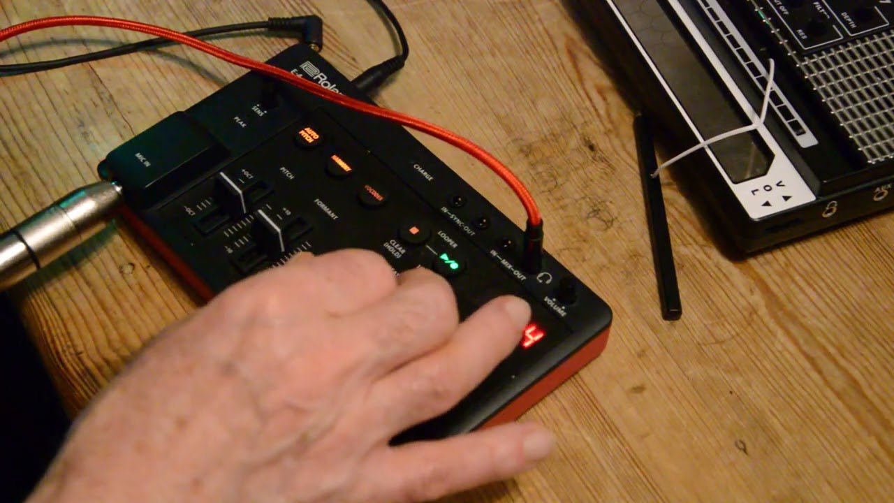 Roland e4 fun @rolandglobal #e4 #electronicmusic #vocoder #harmonizer