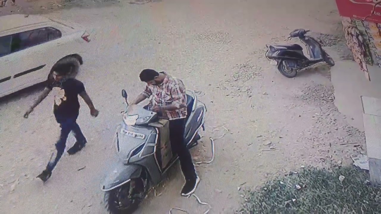 thief in ludhiana east robbed in phullawal karyana store if any one find these thieves inform me