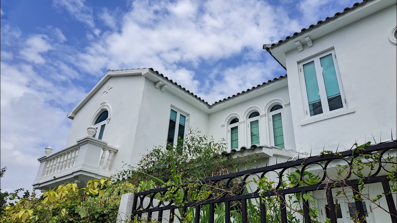 Beautiful Tropical Home FOR SALE near the beach in San Juan, Puerto Rico