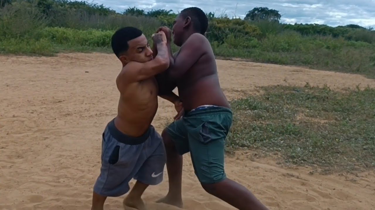 AN&Atilde;O DESAFIA GORDINHO PARA UMA LUTA