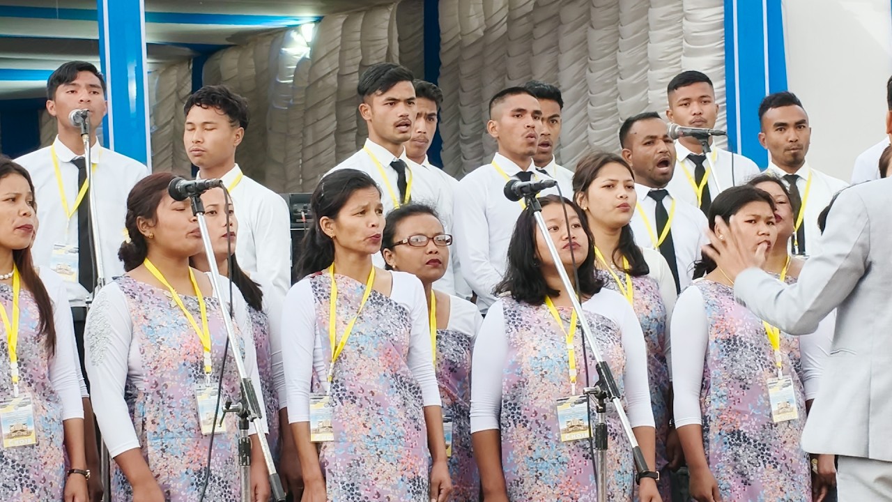 Ka jingrwai choir na ka Balang Presbyterian Jalaphet haka Synod Mowtyrshiah