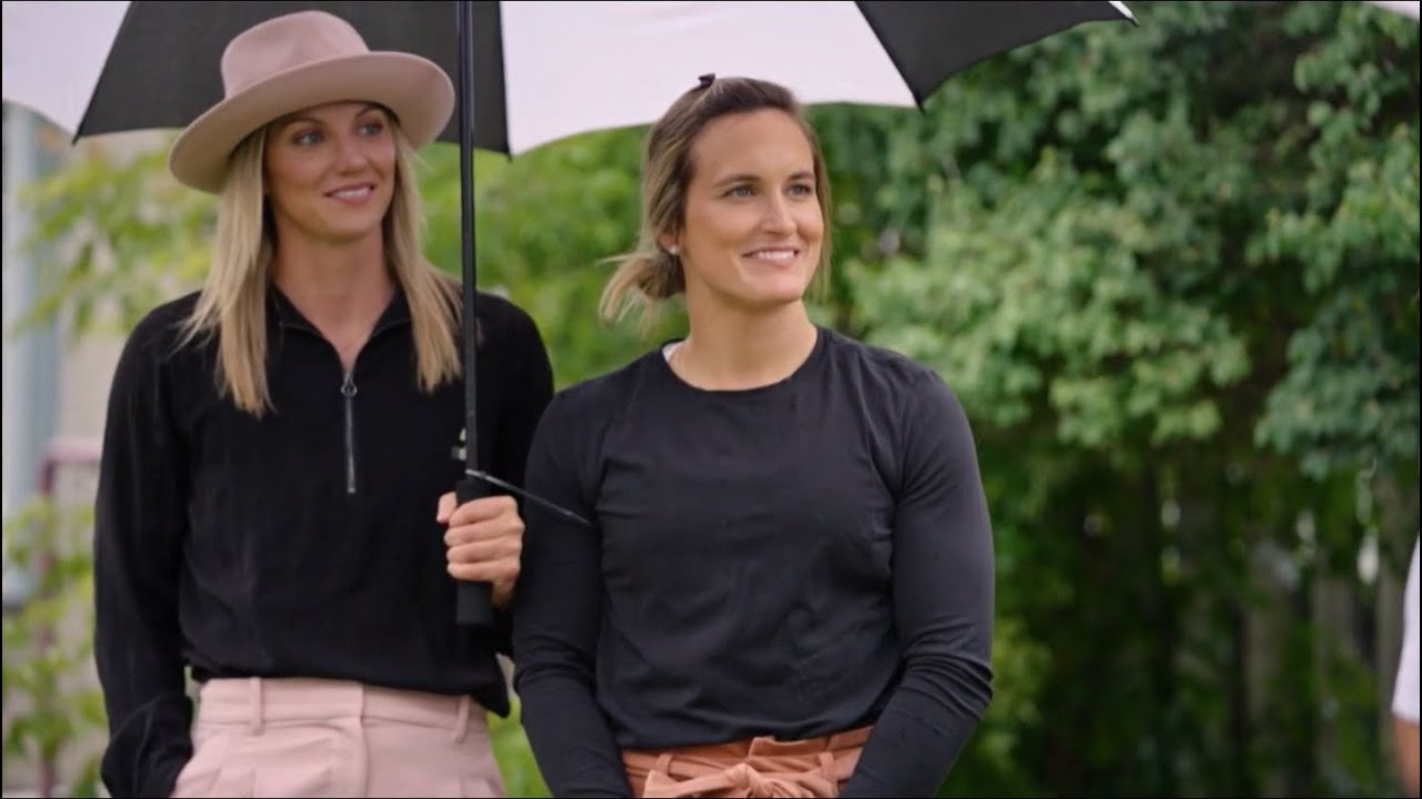 Marie-Philip Poulin & Laura Stacey  - Des idées de grandeur dans ma cour