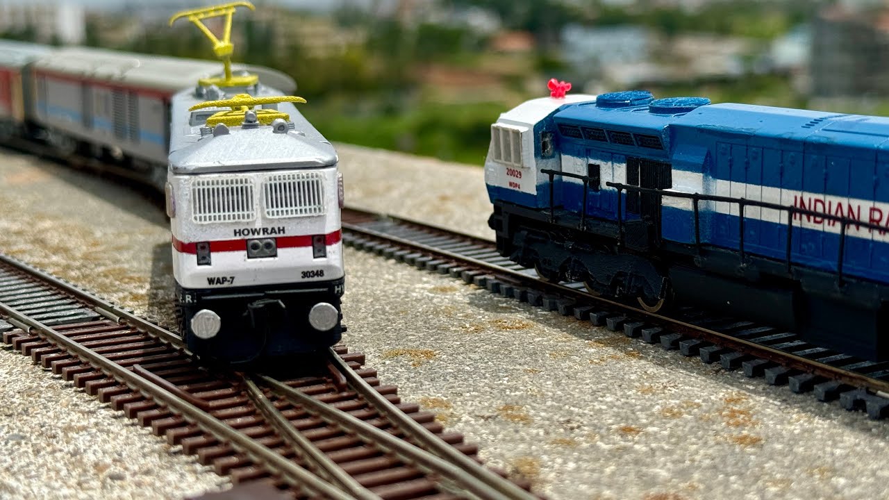 Head On !! HO Scale Rajdhani and Humsafar Trains 🚂🚂