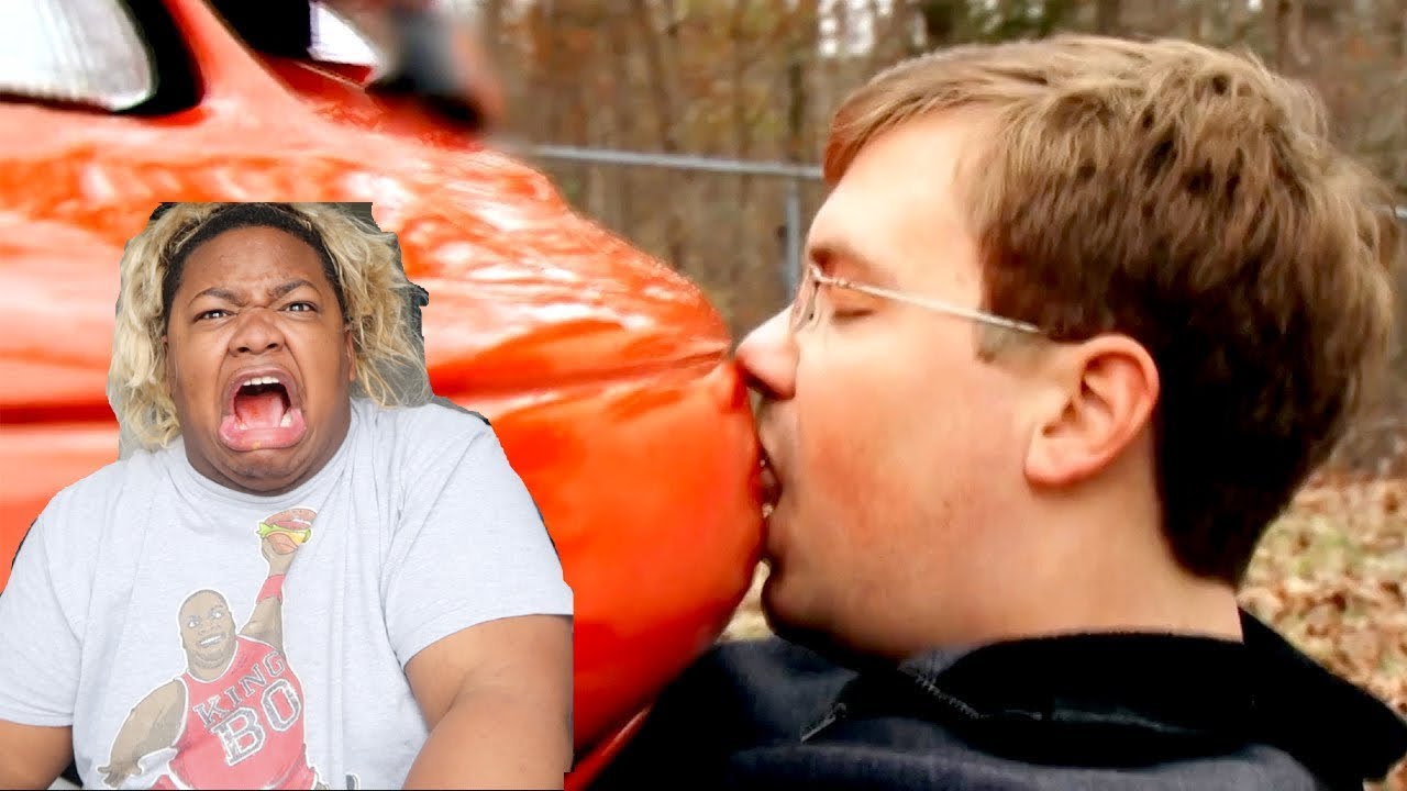 Мужчина женился на своей машине