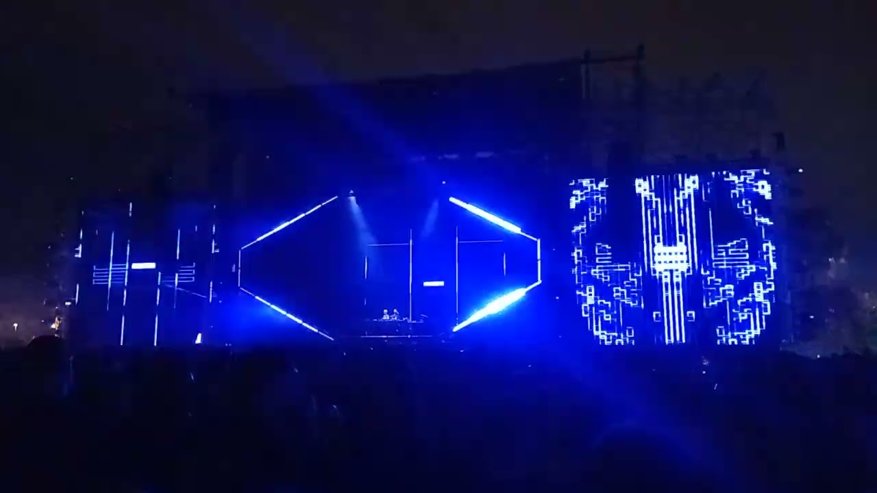 Nicolas taboada b2b victoria engel resistance bs as 7 de diciembre de 2025