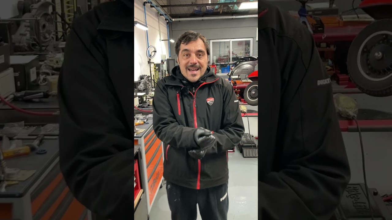 Humo blanco y muchas bujías quemadas Vespa T5. Avería y todo el proceso de reparación #holavespistas