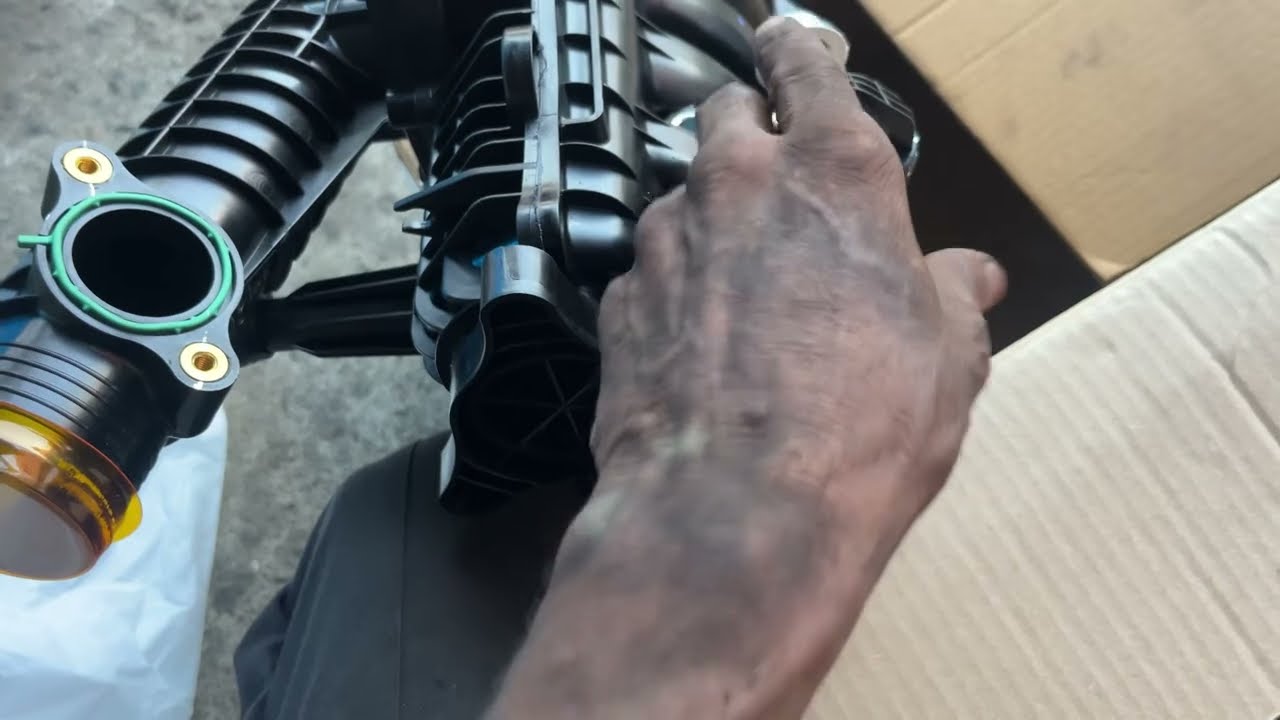 Tuv300 intake manifold complaint (@skilledmechanictamil )