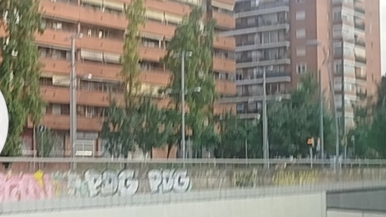 #شاركت معكم جولة بالسيارة إلى مطار برشلونة 