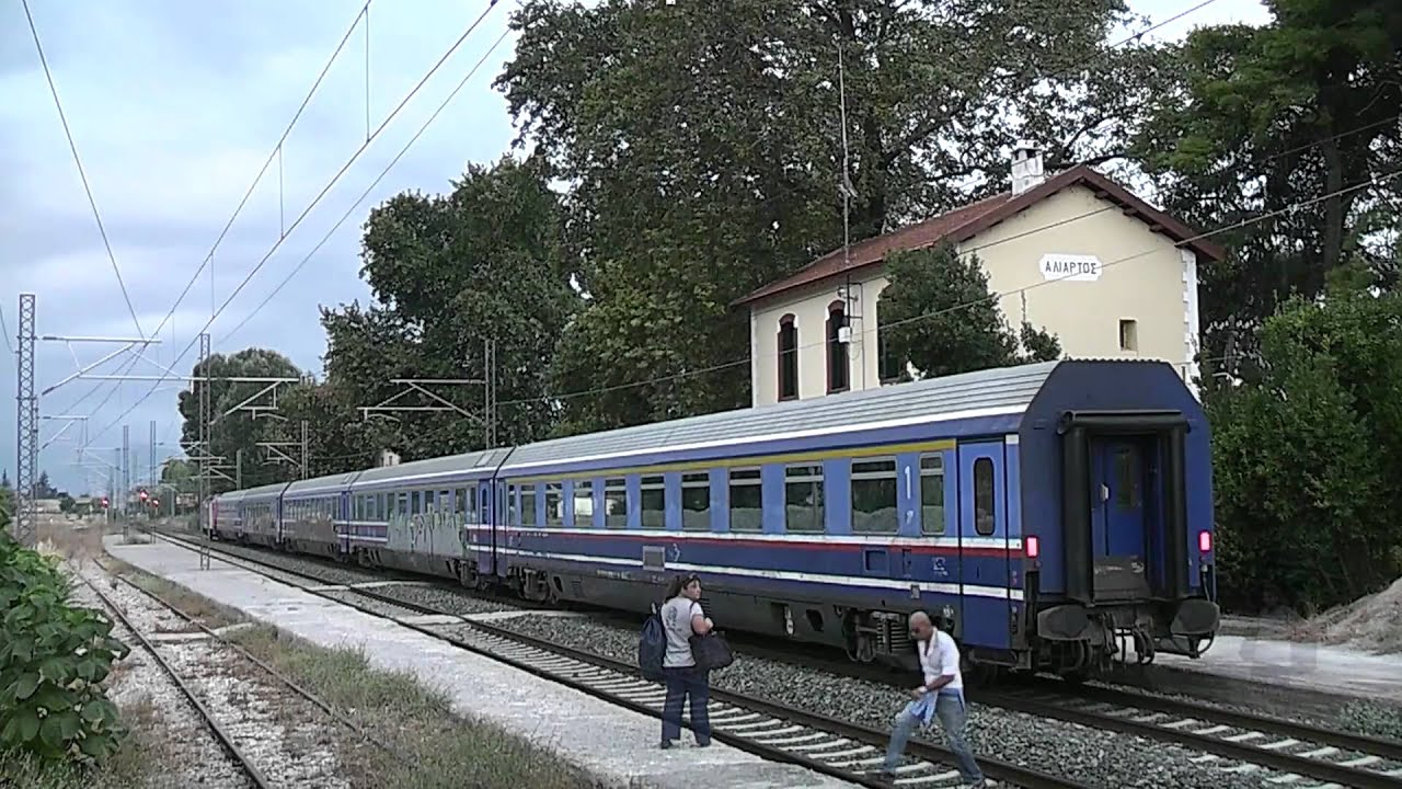 HD Train 1522 Athens-Lamia.Short stop at Aliartos station....