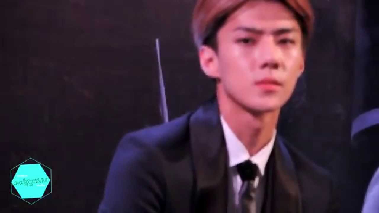 [HD FANCAM] 140912 Sehun focus when suho speaks about luhan